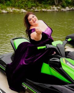 Actress Christine Morency HD Instagram Photos and Wallpapers December 2021