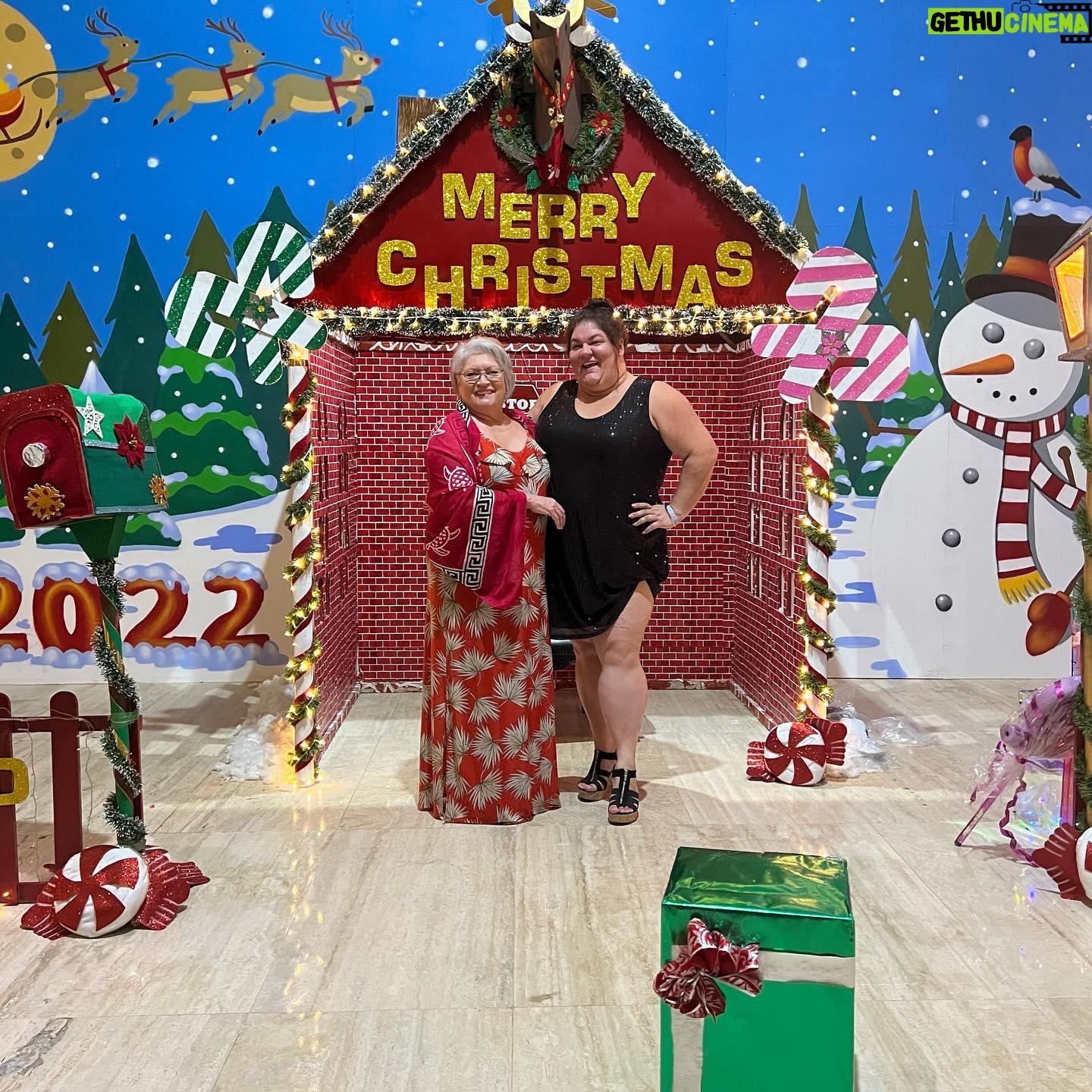Christine Morency - 5.1K Likes - FÉLIZ NAVIDAD, LES BUMS!
La santé en premier, le reste c’est juste de l’extra!
Je vous en souhaite une douce!
😘