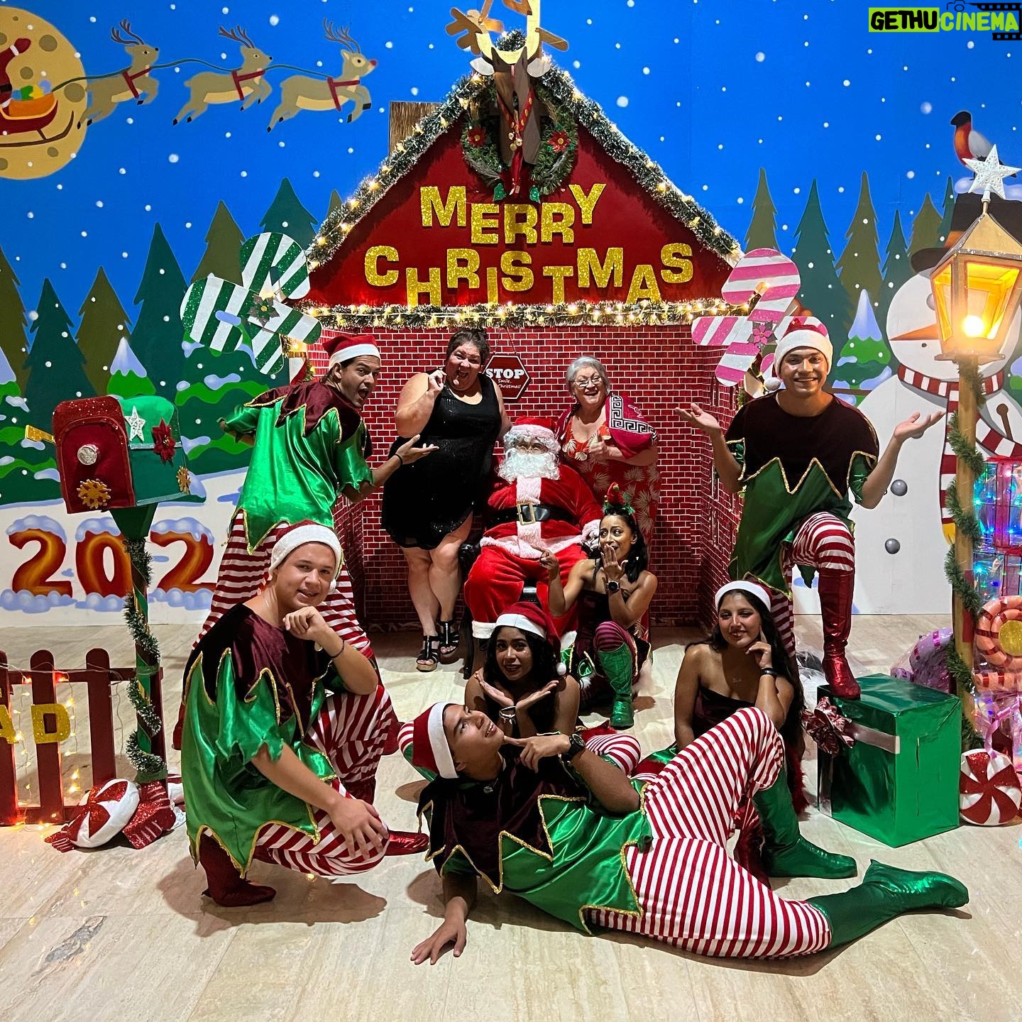 Christine Morency - 5.1K Likes - FÉLIZ NAVIDAD, LES BUMS!
La santé en premier, le reste c’est juste de l’extra!
Je vous en souhaite une douce!
😘