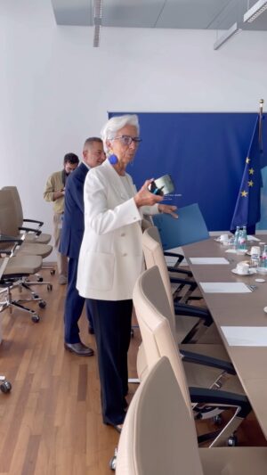 Christine Lagarde Instagram - Great to meet with Pierre Gramegna, Managing Director of the European Stability Mechanism, earlier today. We discussed deeper cooperation between the @europeancentralbank and the ESM.
 
📹 by ECB