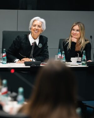 Christine Lagarde Instagram - Applications are now open for this year’s ECB Scholarship for Women!

I encourage all young women enrolled, or about to enrol, on a master’s course in economics, statistics, engineering or computing to consider applying.

Find out more on the ECB website.

Here I am with some previous recipients of the scholarship.

#ThrowbackThursday