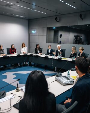 Christine Lagarde Instagram - Applications are now open for this year’s ECB Scholarship for Women!

I encourage all young women enrolled, or about to enrol, on a master’s course in economics, statistics, engineering or computing to consider applying.

Find out more on the ECB website.

Here I am with some previous recipients of the scholarship.

#ThrowbackThursday