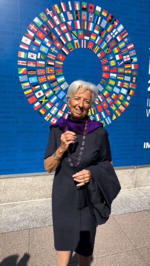 Christine Lagarde Instagram - This week I’m in Washington, D.C. for @the_imf and @worldbank Spring Meetings, a great venue for international cooperation.
 
From my side I will be explaining the @europeancentralbank’s latest monetary policy decisions and the European economic outlook.