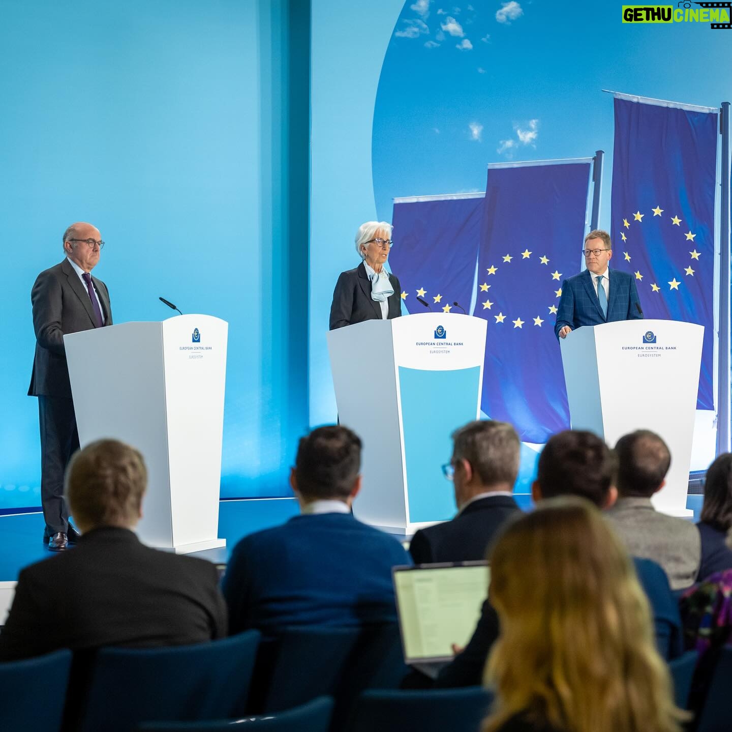 Christine Lagarde Instagram - Some photos from today’s @europeancentralbank press conference. We decided to keep our interest rates unchanged. While inflation has declined, we will keep following a data-dependent approach for our monetary policy decisions.