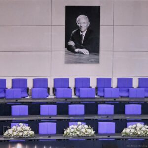 Christine Lagarde Instagram - In memory of my dear friend and colleague Wolfgang Schäuble.