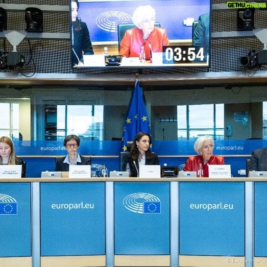 Christine Lagarde Instagram - 🇪🇺 I was in Brussels for my last regular hearing with members of the @europeanparliament’s ECON Committee before the end of their term. I thanked them for the constructive discussions over the past years. During the meeting we talked about the euro area economic outlook, the @europeancentralbank’s latest monetary policy decisions and the first 25 years of the euro.