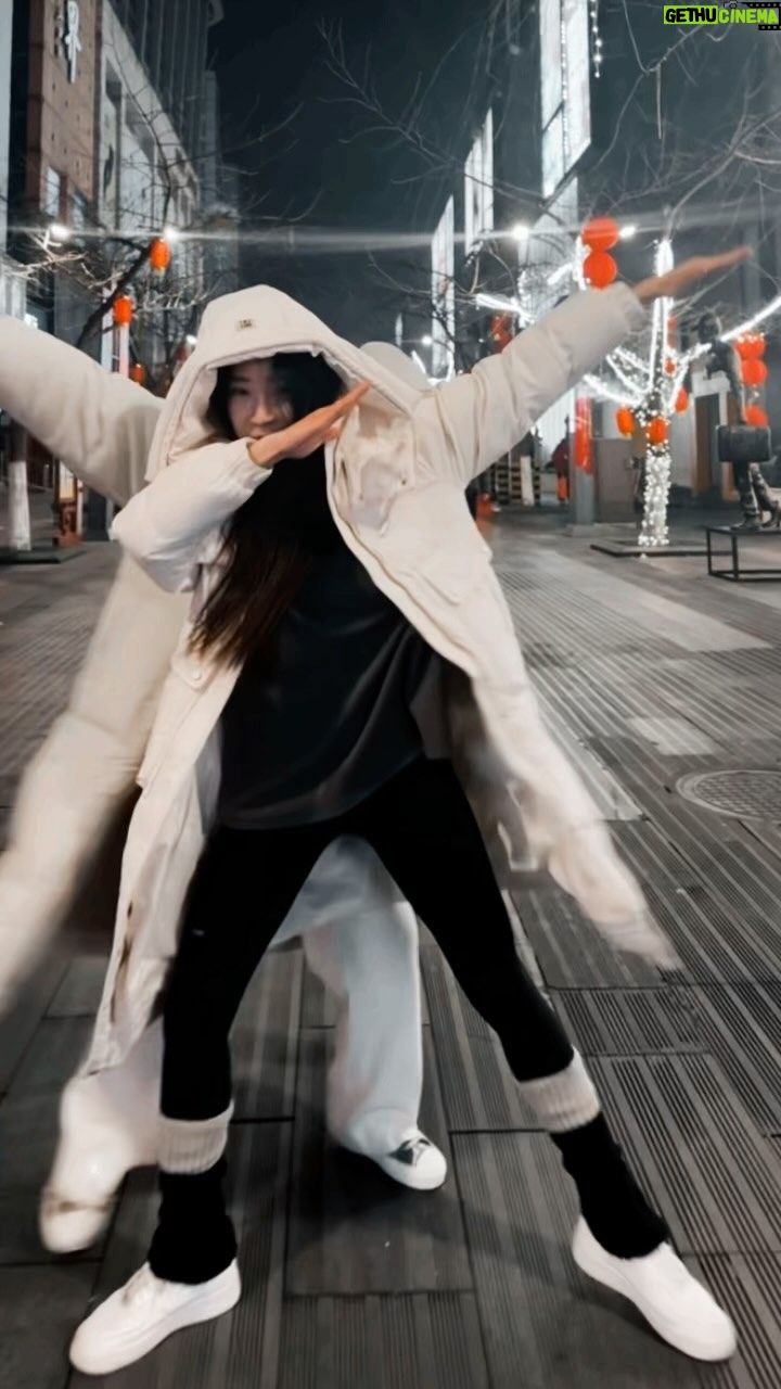 Christine Lo - 3 Likes - 快樂小年夜🎈