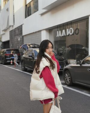 Christine Lo Instagram - 2023殺青
2024開工啦

#保持可愛
OOTD @jgg19931129