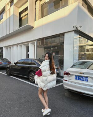 Christine Lo Instagram - 2023殺青
2024開工啦

#保持可愛
OOTD @jgg19931129