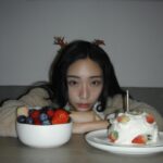 Christine Lo Instagram - 喜歡冬天 喜歡草莓 喜歡聖誕節 #merrychristmas ❄️🍓🎄