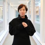 Chulpan Khamatova Instagram - Репетиции, съемки, спектакли, поездки, встречи, ежедневно расписанный планер – и так день за днем… В современных реалиях мы все привыкли работать, идти к цели, двигаться сами и двигать мир – ежедневно, ежечасно. И так тяжело остановиться, и уделить время себе и своему здоровью. Тогда как наш организм в этих условиях особенно нуждается в периодической перезагрузке и обновлении. Вот и я, оставив все дела в Москве, отправилась отдыхать и оздоравливаться в северную столицу – дышать чистым воздухом Курортного района и любоваться красотой Финского залива на инновационном курорте Первая Линия @hcresort. За пять дней пребывания на курорте я прошла полноценную восстановительную программу Вернулась в Москву творить и работать, преобразившись внутренне и внешне. Спасибо @masha_grudina за создание такого уникального места. #перваялиния #hcresort