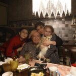 Chulpan Khamatova Instagram - Мои родные и любимые. Не хватает бабушки и Аси. За фото спасибо @olgapavlovaphoto