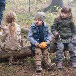 Chulpan Khamatova Instagram - Прочитала все ваши комментарии и отклики на клип «Дети сильнее, чем мы думаем» на песню Земфиры «Хочешь?» для фонда @podarizhizn Спасибо за вашу помощь нашим сильным детям, которые «бегут» свой сложный «марафон» лечения. Ссылка на клип до сих пор доступна в описании моего профиля. А я просто ещё раз хочу публично признаться в любви всем тем удивительным творцам, людям с горящими сердцами, благодаря кому этот клип — наш новый манифест фонда о силе детей и борьбе, появился на свет! @zemfiralive сразу же согласилась помочь и передала нам лицензию на песню для съемок клипа. Многие из вас писали, что эта песня теперь для вас зазвучала по-новому.  А Женя @evgenymorozov_ и Влад @opeldop сняли это потрясающие кино! Мне хочется, чтобы социальная реклама и ролики переходили в область искусства. Я так не люблю, когда благотворительность манипулирует на чувстве вины. Для меня всегда было важно, чтобы мы рассказывали о проблемах детей по-другому. Не в лоб, а через тонкое переосмысление, чтобы вы сами всё почувствовали. И вот, мне кажется, это получилось. Спасибо всем, благодаря кому, это стало возможным: продакшн, взрослым актёрам и актёрам-детям, гримерам, художникам, звукорежиссёру, помощникам режиссера и режиссеру монтажа , продюсерам, всей огромной команде!!! Спасибо вам, что помогаете.