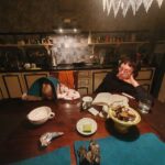 Chulpan Khamatova Instagram – Вот и мы приняли решение оставаться дома и не перегружать наших врачей. 
Рассказать вам, как мы проводим дни в самоизоляции?