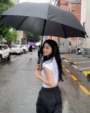 Chun Young-min Instagram - ☔️비조심하세효☔️