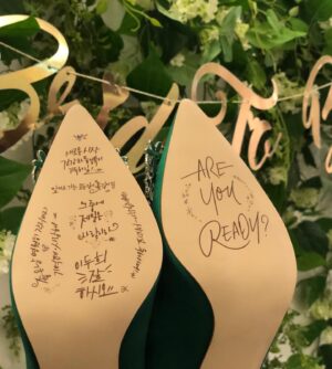 Chung Yoon-hye Instagram - 💚💜 #soldout #today #behappy
