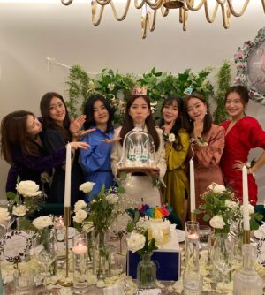 Chung Yoon-hye Instagram - 💚💜 #soldout #today #behappy