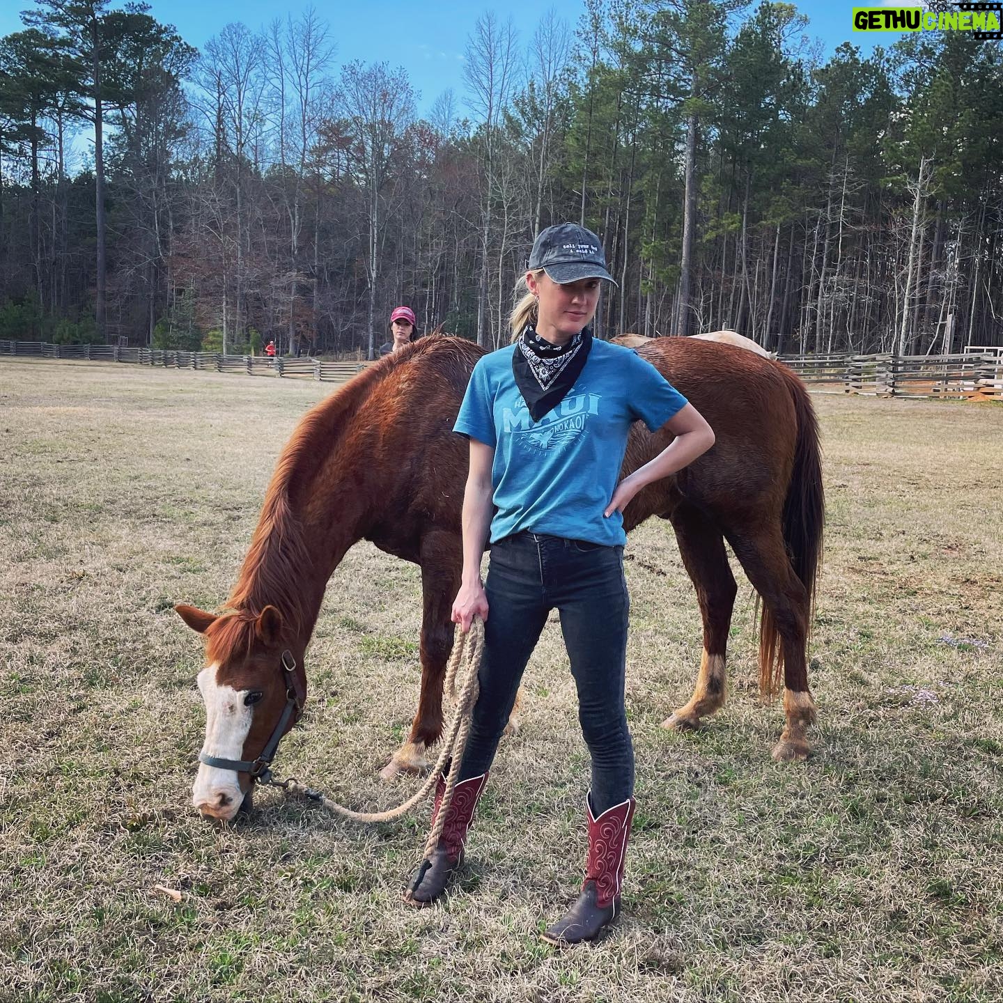 Ciara Hanna Instagram - Cali girl goes country🤠 Only for a few hours though. Then I ate hibachi and got a massage 😏😂