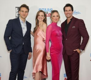 Ciara Hanna Instagram - My beautiful cast❤️ 
Still can’t believe it’s been a week already! Make sure to check out ‘Stars Fell Again’ now available on Apple, Prime, google play, Vudu, YouTube and Redbox! 
#starsfellagain #goldwynfilms #starsfellonalabama