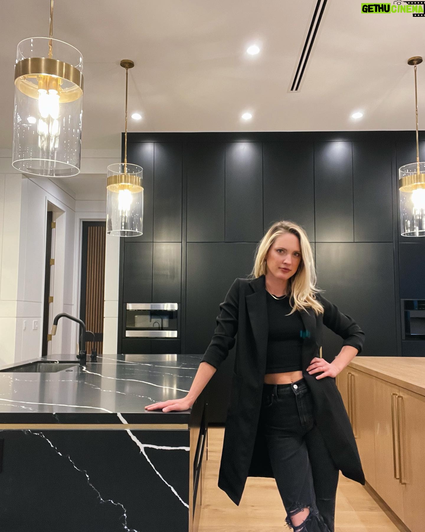 Ciara Hanna - 6K Likes - New album out now. Ft. Flyaways.
Jk. Maybe. Also. This door is huge and this house is gorgeous.