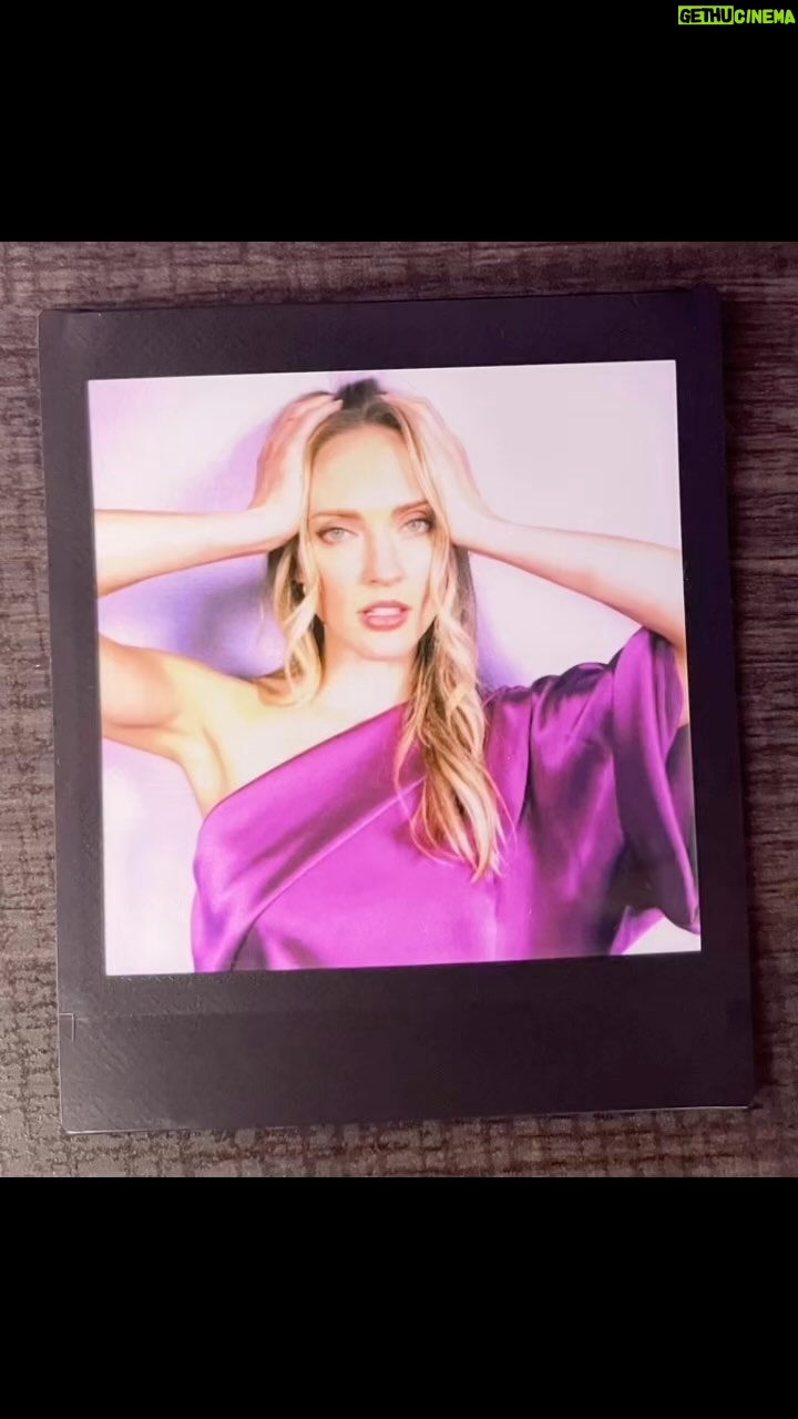 Ciara Hanna Instagram - Glimpse of @bradley206 and I last night doing the thaaang. 💗 👚- @nonchalantlabel 📸- @fujifilm_instax_northamerica