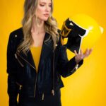 Ciara Hanna Instagram - Who’s ready for some more “Gia” ? 💛 #powerrangers