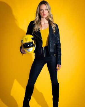 Ciara Hanna Instagram - Who’s ready for some more “Gia” ? 💛 
#powerrangers