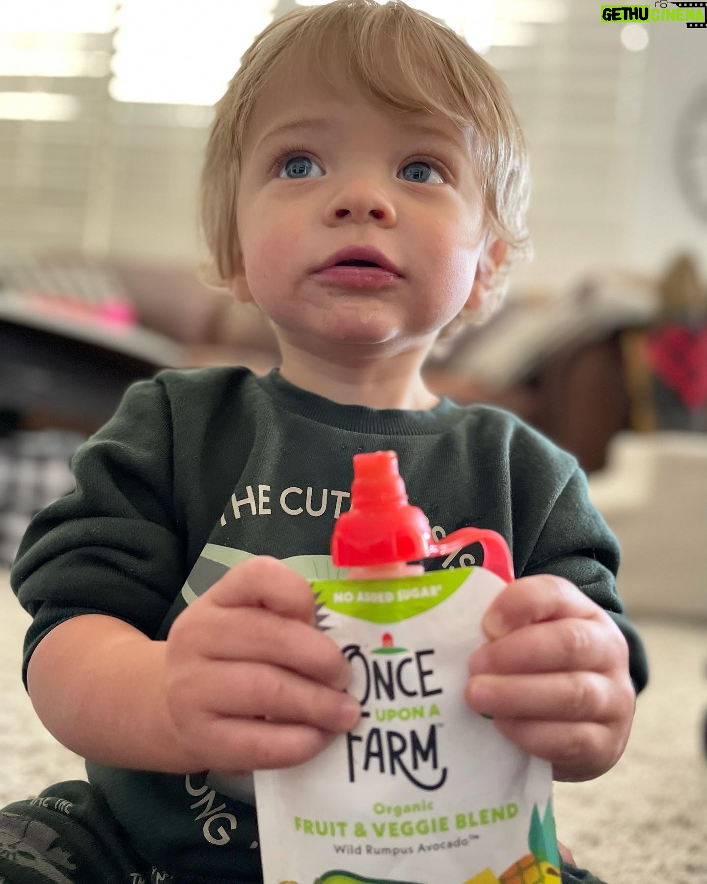 Ciara Hanna Instagram - Little Canyon loves him some @onceuponafarm