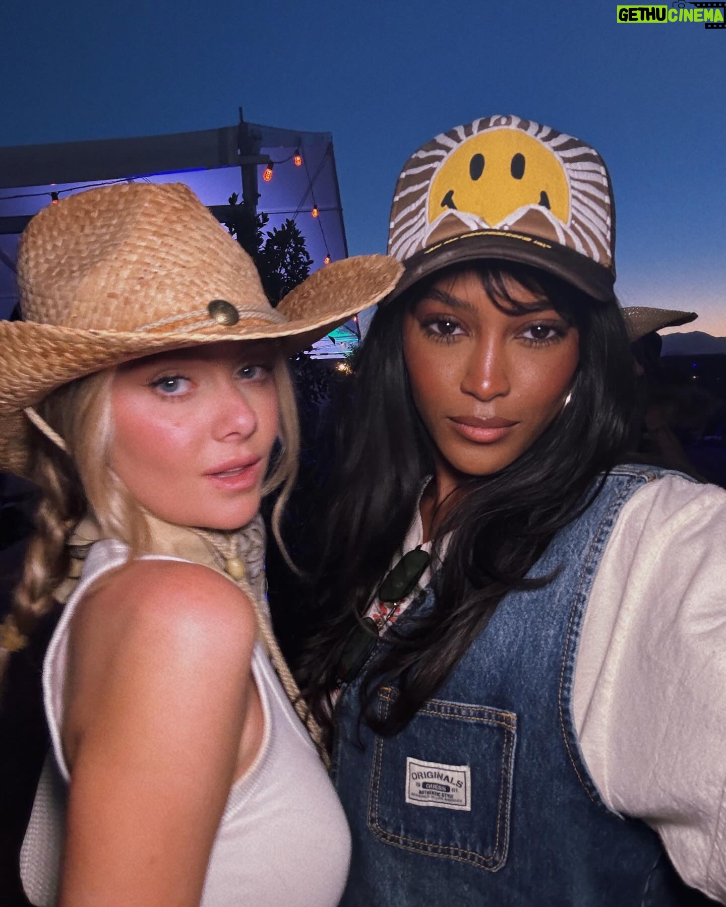 Ciara Miller Instagram - quite literally the best weekend of my life with the best group. thank youuu soo much. @tartecosmetics x @nuuds