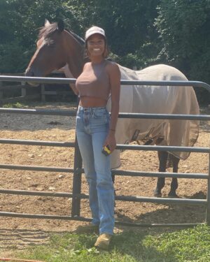 Ciara Miller Instagram - I’m a cozy ass animal lovin muhfuckin farm girl 🐴 🛌 👸🏾