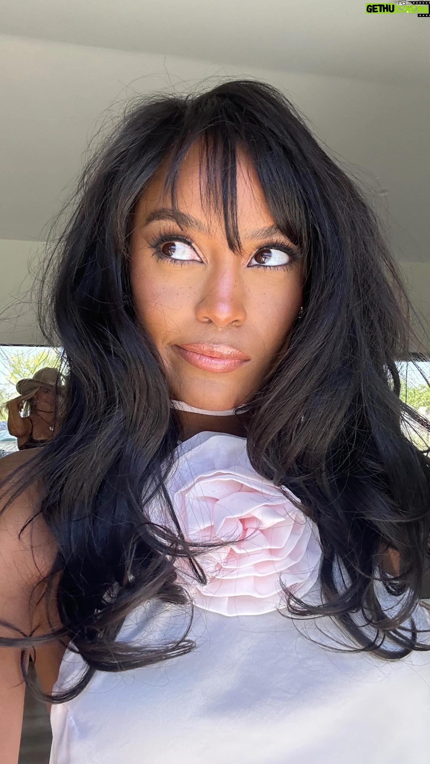 Ciara Miller Instagram - Day 1 🎠⚡️ @victoriassecret #vspartner #vsfestivalseason