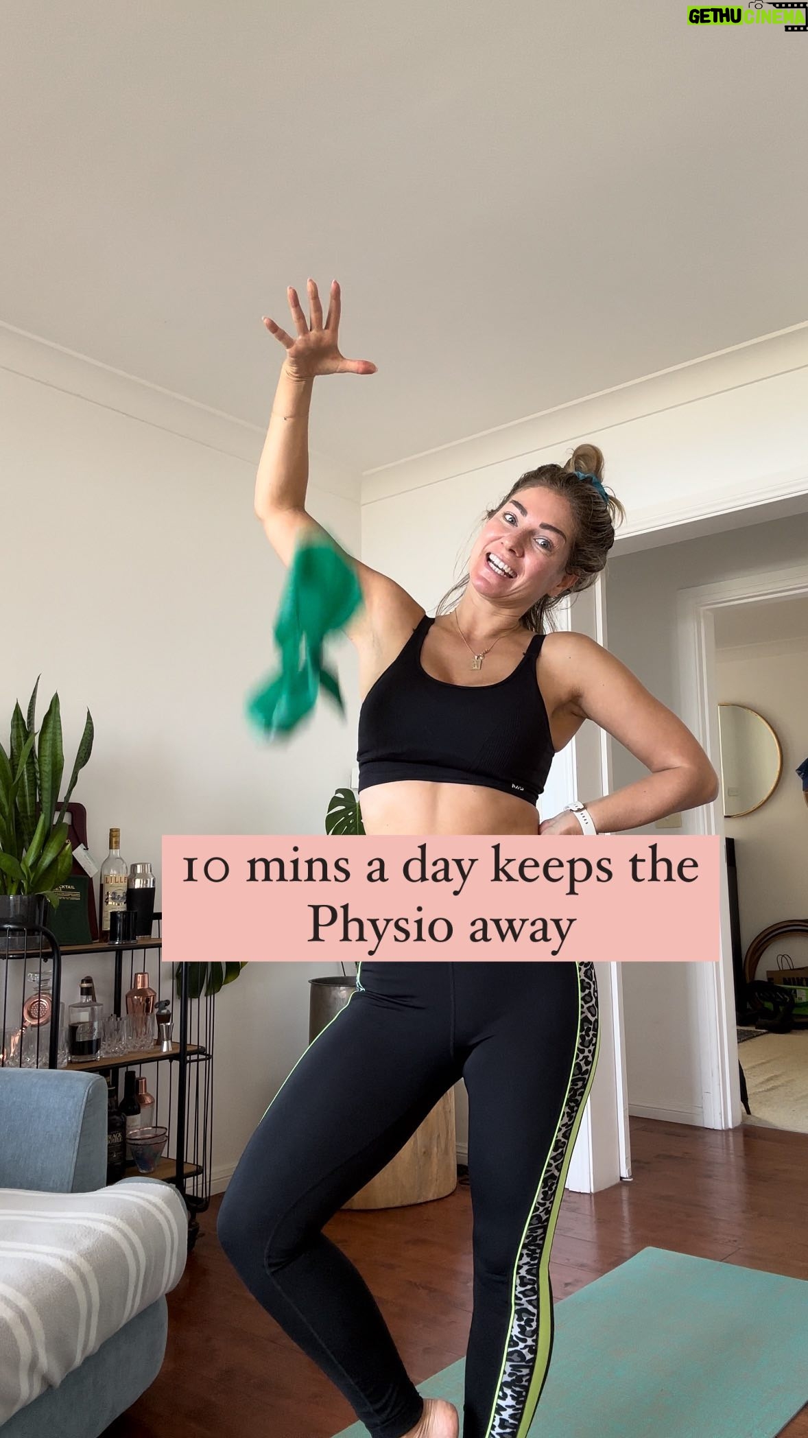 Cici Coleman Instagram - @kingcrowney 🎵 helping me through my physio 🔥 If you’ve got knee stuff going on, don’t ignore it-it just gets worse. Get help, get it sorted. My physio prescribed Hot Pilates. I was like mate, that’s my forte 🥳 10 mins of this each day has made big changes