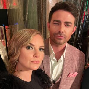Cindy Busby Instagram - Thank you @hallmarkchannel team for creating such a magical night! You really know how to throw a party! Grateful to be a part of #countdowntochristmas in #everythingchristmas 🎄
Special thanks to @dianacamposbeauty for glamming me up once again! 🙏