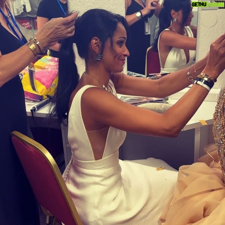 Cindy Fabre - 8.1K Likes - À mi-chemin!
Déjà 15 Miss Élues, le prime se rapproche à grand pas!
#miss #missfrance #election #tf1
👗 @annedelafforest @auroredonguy
📿 @onauratoutvu
📸 @kahneda_photography