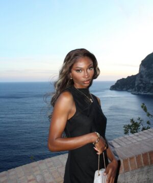 Cindy Miranda Instagram - 48h in Capri with love.