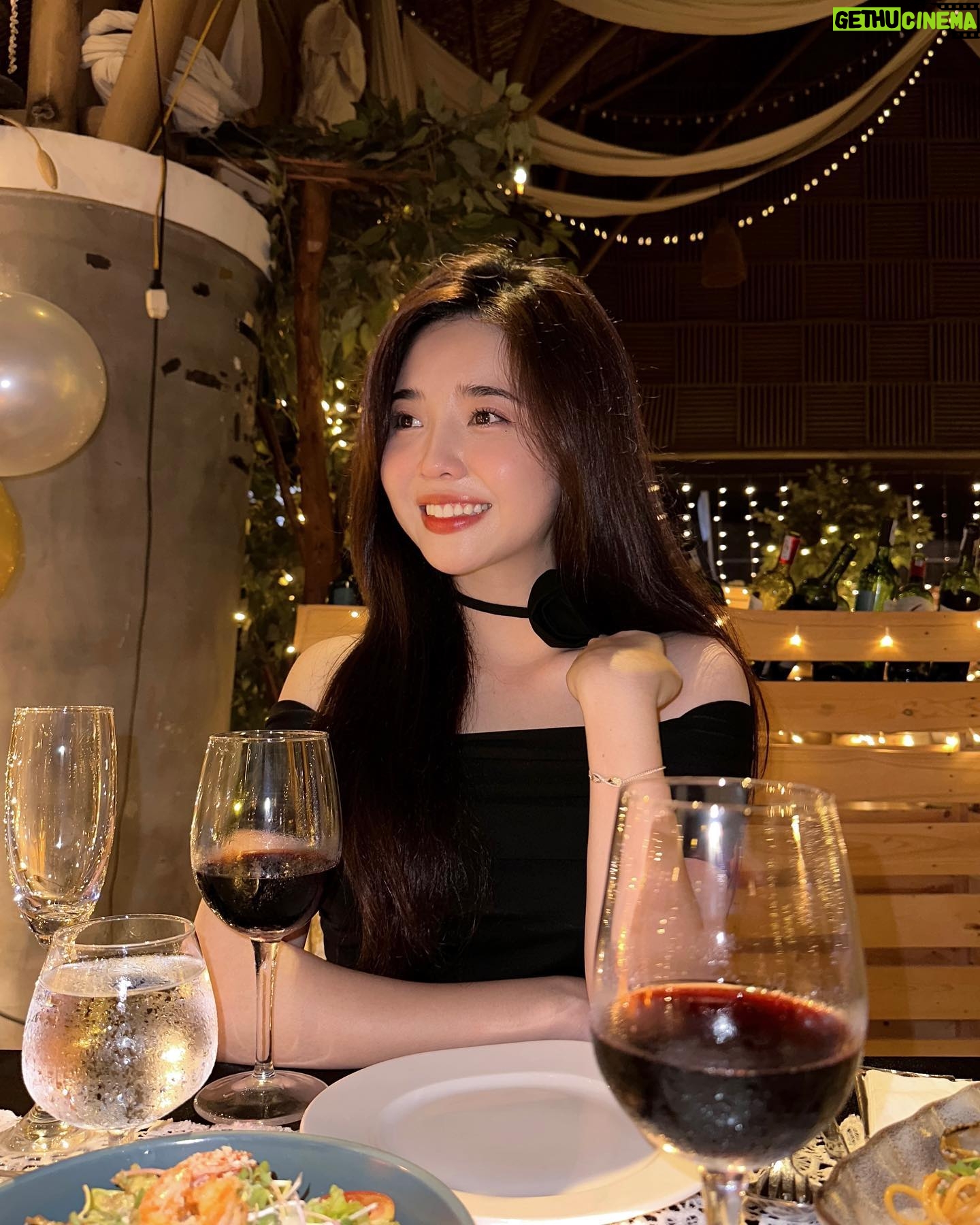 Cindy Diễm Mii Instagram - Moi anh an toi 🍸