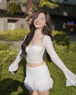 Cindy Diễm Mii Instagram - Nghe nói anh thích nụ cười của em 🌻