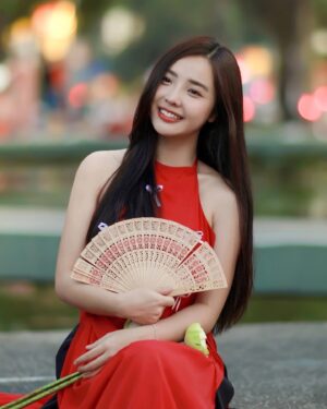 Cindy Diễm Mii Instagram - Tết này vẫn muốn lì xì 
Nhận cả phong bì, cả người đón đưa .. 😚🌼