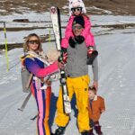 Cindy Poumeyrol Instagram - Petit séjour ski en famille à @baqueira_beret Pour les ref que l’on m’a demandé : Ma combi @colmaroriginals Combi chien Suzanne @tinycottons Manteau Victoire et sweat Ski club @petitbateau Lunettes soleil @izipizi Casque @cairnsport_official Couvre casque Licorne 🦄 outdoorxl Publicité (achats perso)