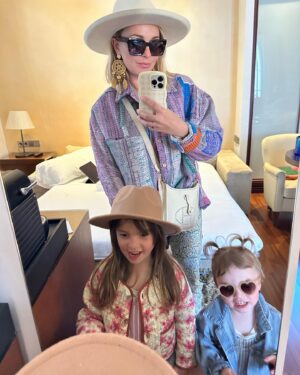 Cindy Poumeyrol Instagram - Ibiza 2024 entre filles