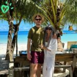 Cindy Poumeyrol Instagram - 🌴 Cindy et Thomas ont vécu un séjour au paradis, en participant au programme Testeurs de voyage FairMoove. Quelques jours dans le sublissime @constancehotels Ephelia, étendu sur 120 hectares, à travers une végétation généreuse. Comme une nouvelle lune de miel ❤️, ils ont varié les plaisirs entre exploration en enfourchant leurs vélos, plongeons dans les piscines aux airs si naturelles, farniente et balades sur les deux plages de rêve, sans oublier une pause bien-être au spa. Ici, rien n'est laissé au hasard, cet écrin de nature marie à la perfection luxe et préservation de la nature. L'hôtel possède d'ailleurs le label Green Globe, garantie de pratiques éco-responsables. Mais mieux que des mots, on laisse les images vous parler 💚 Prêts a vivre l'expérience testeur de voyage FairMoove ?
