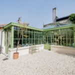 Cindy Poumeyrol Instagram - Home - Renovation complète d’une vieille longere du XIXe Je suis passionnée depuis toujours par l’immobilier et la decoration d’intérieur. D’ailleurs je souhaite me specialiser de plus en plus dans ce domaine. Nous venons à peine de terminer ce projet que j’en ai dejà un autre dans ma tête 😅 Donc n’hesitez pas à me rejoindre sur @la_casa_de_lamour où je vous partage du contenu dedié à mes projets immo.