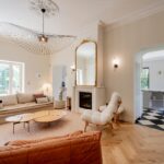 Cindy Poumeyrol Instagram - Home - Renovation complète d’une vieille longere du XIXe Je suis passionnée depuis toujours par l’immobilier et la decoration d’intérieur. D’ailleurs je souhaite me specialiser de plus en plus dans ce domaine. Nous venons à peine de terminer ce projet que j’en ai dejà un autre dans ma tête 😅 Donc n’hesitez pas à me rejoindre sur @la_casa_de_lamour où je vous partage du contenu dedié à mes projets immo.