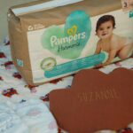 Cindy Poumeyrol Instagram – @pampers_france m’accompagne depuis la naissance de ma première fille Alba. 🥰

Aujourd’hui c’est ma petite Suzanne qui fait ses premiers pas, en Pampers. Un moment symbolique et rempli d’émotions… 🥹

J’ai utilisé et j’utilise encore les couches Pampers Harmonie pour mes filles car elles sont fabriquées avec des ingrédients d’origine végétale en contact avec la peau de bébé, sont hypoallergéniques et ne contiennent aucun parfum ni lotion. 🤍

Mes filles supportent parfaitement les couches Pampers Harmonie car elles protègent leur peau délicate en les gardant jusqu’à 12h bien au sec !

Psst… pour célébrer les 5 ans de sa gamme Harmonie, Pampers s’offre un tout nouvel emballage papier ! 💪🏻

#collaborationcommerciale #PampersHarmonie