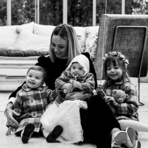 Cindy Poumeyrol Instagram - 