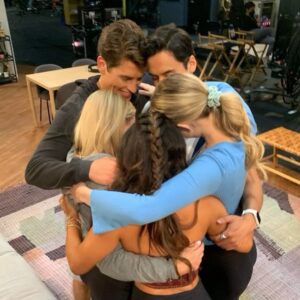 Cinthya Carmona Instagram - Love them 💕Thank you to everyone for watching/bingeing and for all of your sweet messages, comments, edits etc! We loved making this show so much. #PrettySmart now streaming on @netflixisajoke