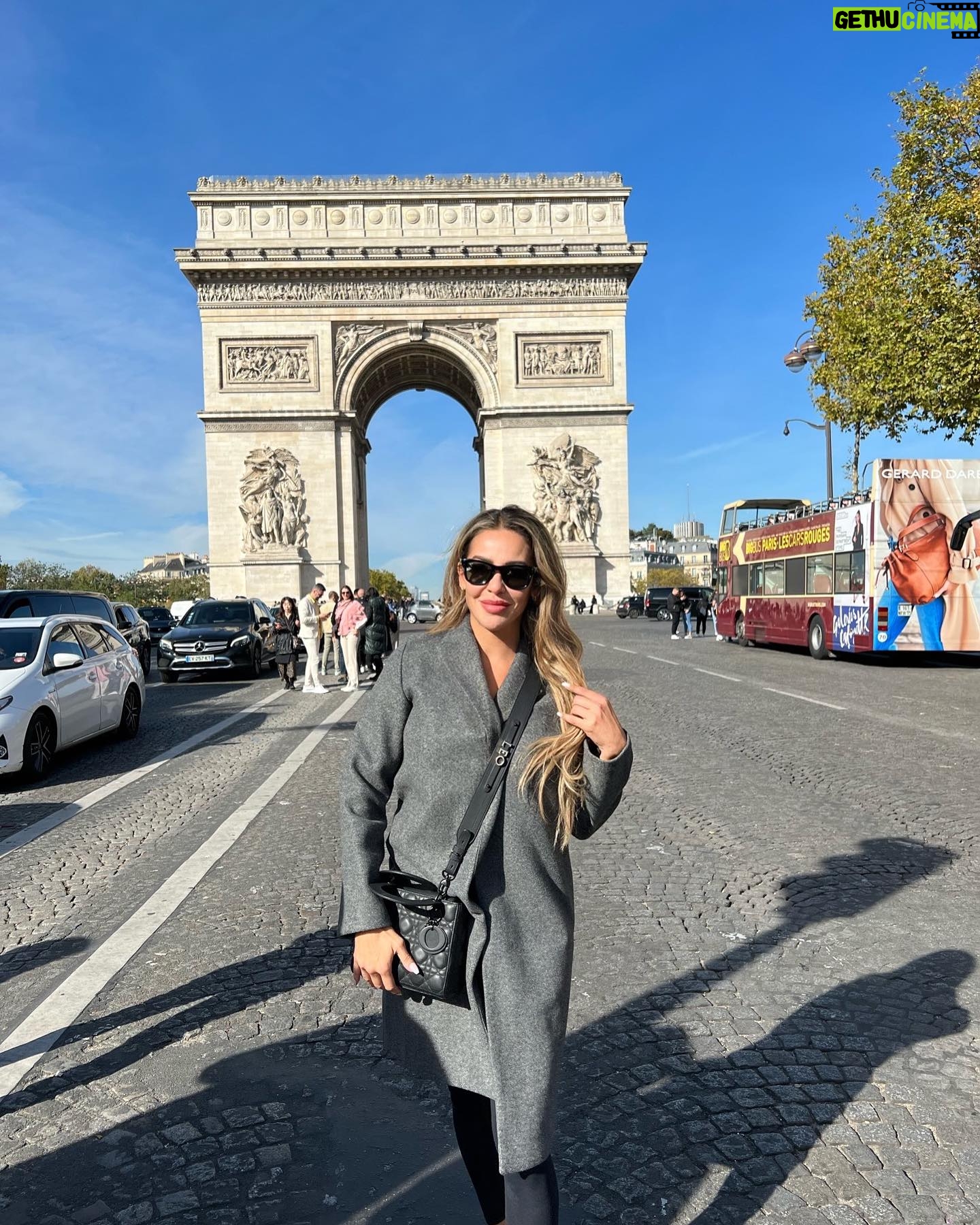 Cintia de Sà - 847 Likes - Paris 2023 😍 More pics to follow ❤️