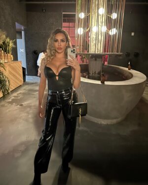 Cintia de Sà Instagram - 🖤