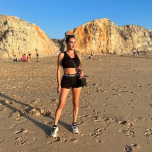 Cintia de Sà Instagram - Séquence des photos - Falaises de Sagres 🇵🇹