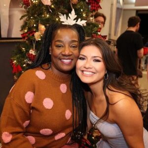Cirie Fields Instagram - After 93 days of Twist, Turns, and Tears I am so grateful to have had this experience with all of these people!!! 🌟

#TeamCirie
#QueenCirie
#TeamFields
#BBCirie
#BB25
#cbsbigbrother 
#cbssurvivor